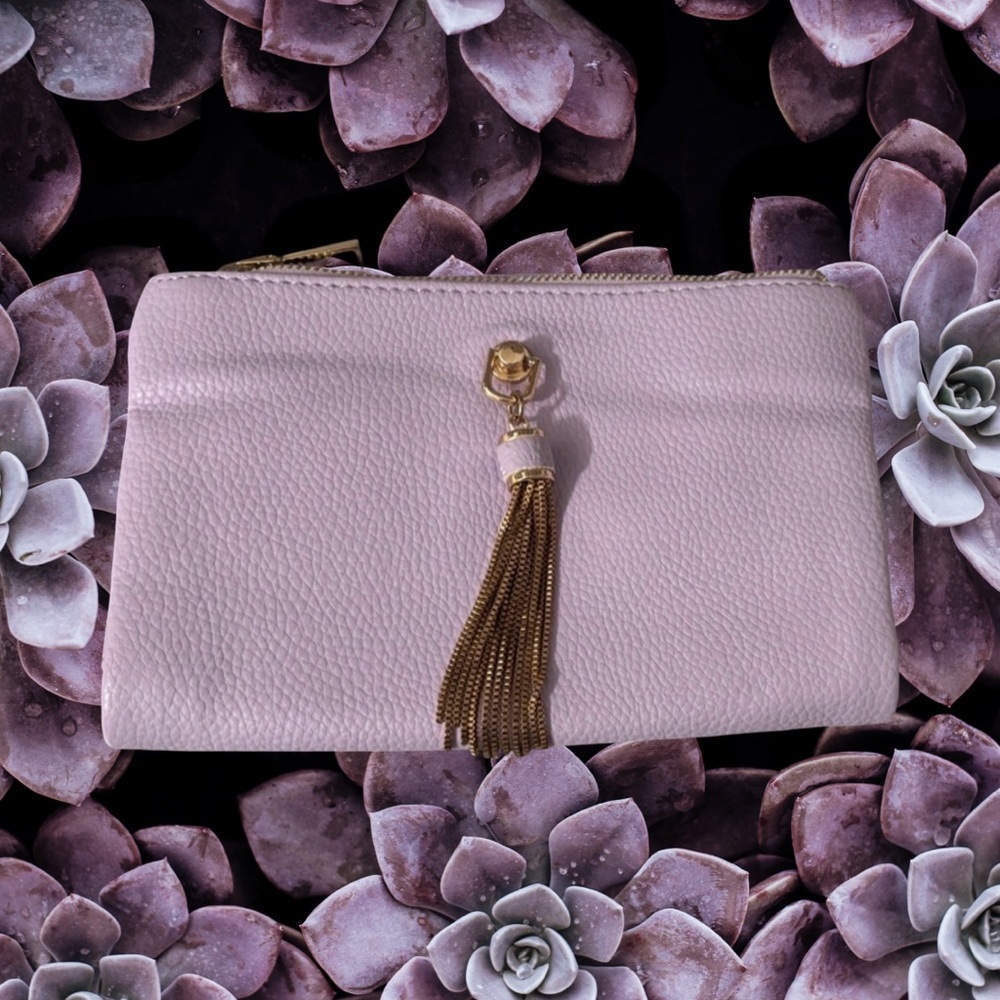 Chic Lavender Tassel Wristlet